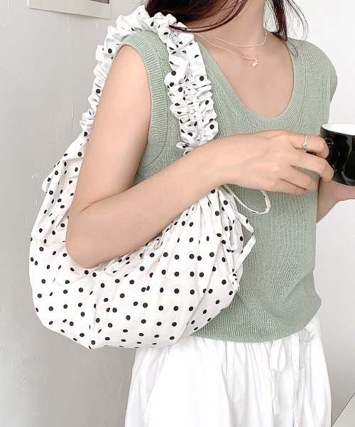 極美品✨AIMER シルバー フレアタッククラッチバッグ ショルダー 2way フレアタッククラッチパーティーバッグ（ハンドバッグ）｜AIMER