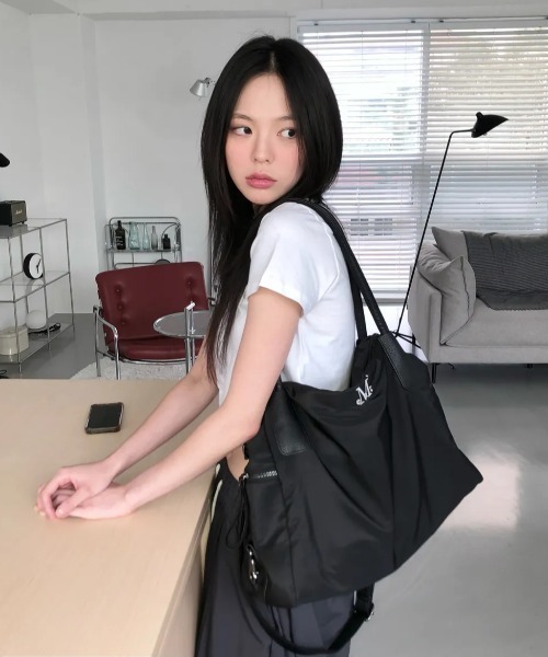 MUCENT（ムセント）の「◇MUCENT◇ブランド直輸入正規品/4WAY シグネチャー ロゴ トートバッグ 4WAY SIGNATURE LOGO TOTE BAG（ショルダーバッグ・レディース・ブラック・FREE）」の20枚目の写真