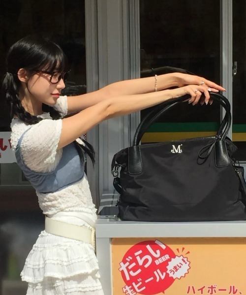 MUCENT（ムセント）の「◇MUCENT◇ブランド直輸入正規品/4WAY シグネチャー ロゴ トートバッグ 4WAY SIGNATURE LOGO TOTE BAG（ショルダーバッグ・レディース・ブラック・FREE）」の21枚目の写真