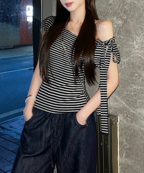 FREE STYLISTS(フリー スタイリスト)の「YUGA_YGMC Ribbon off-shoulder top(Tシャツ/カットソー・レディース・ブラック/ネイビー/ホワイト・L/M)」の2枚目の写真