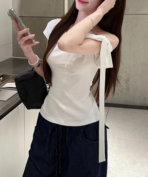 FREE STYLISTS(フリー スタイリスト)の「YUGA_YGMC Ribbon off-shoulder top(Tシャツ/カットソー・レディース・ブラック/ネイビー/ホワイト・L/M)」の5枚目の写真