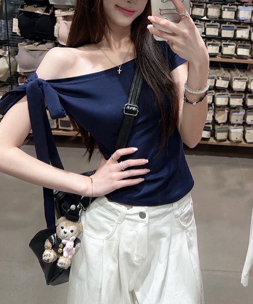 FREE STYLISTS(フリー スタイリスト)の「YUGA_YGMC Ribbon off-shoulder top(Tシャツ/カットソー・レディース・ブラック/ネイビー/ホワイト・L/M)」の21枚目の写真