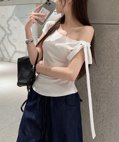 FREE STYLISTS(フリー スタイリスト)の「YUGA_YGMC Ribbon off-shoulder top(Tシャツ/カットソー・レディース・ブラック/ネイビー/ホワイト・L/M)」の8枚目の写真