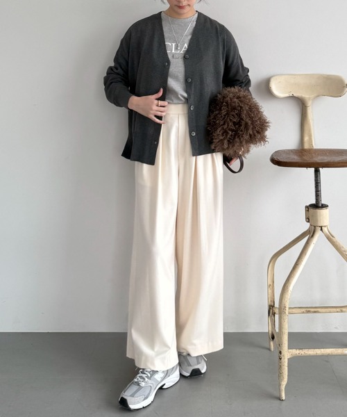 Doux archives（ドゥアルシーヴ）の「サイドスリットワイドカーディガン（カーディガン/ボレロ・レディース・チャコールグレー/パープル/グレイッシュベージュ/キャメル・FREE）」の5枚目の写真