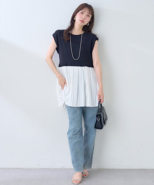 natural couture(ナチュラルクチュール)の「プリーツドッキングニット(ニット/セーター・レディース・オフホワイト/ブラック/イエロー・FREE)」の12枚目の写真