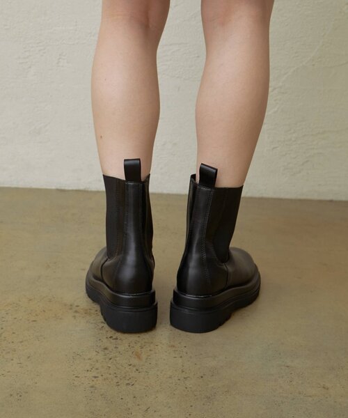 Omekashi（オメカシ）の「サイドゴアショートブーツ（ブーツ・レディース・ブラック・LARGE/MEDIUM/SMALL）」の6枚目の写真