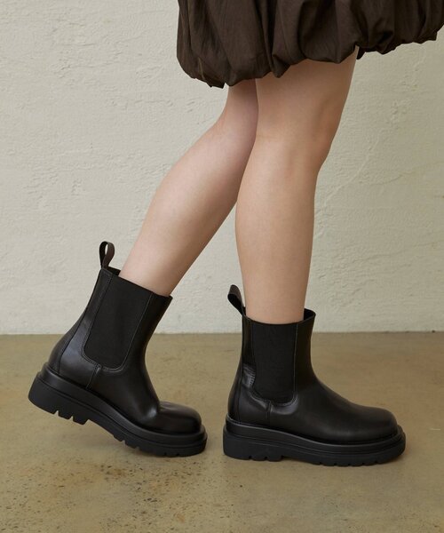 Omekashi（オメカシ）の「サイドゴアショートブーツ（ブーツ・レディース・ブラック・LARGE/MEDIUM/SMALL）」の7枚目の写真