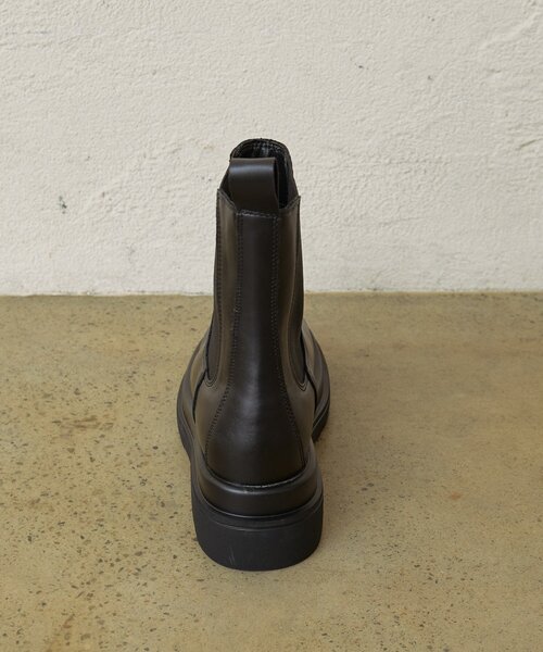 Omekashi（オメカシ）の「サイドゴアショートブーツ（ブーツ・レディース・ブラック・LARGE/MEDIUM/SMALL）」の13枚目の写真