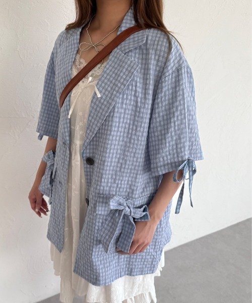 kutir（クティール）の「半袖シアサッカーリボンサマージャケット（テーラードジャケット・レディース・ベージュ/ブラック/ライトブルー・FREE）」の3枚目の写真