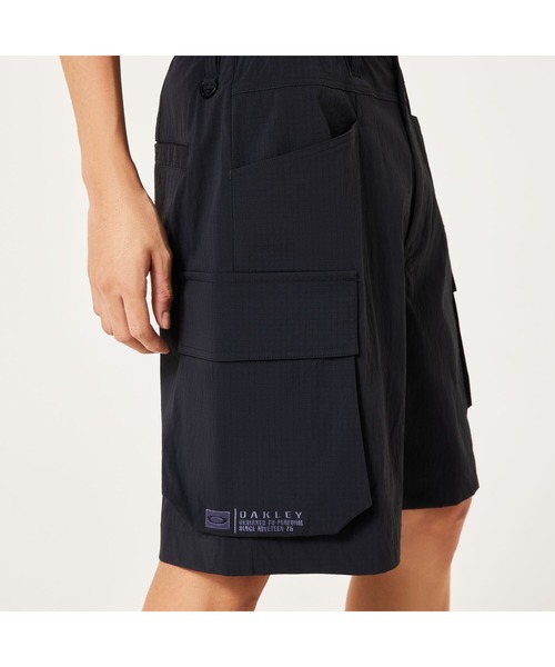 OAKLEY(オークリー)の「オークリー OAKLEY WIDE CARGO SHORTS/ショートパンツ/ゴルフ/撥水/接触冷感/OAKLEY(その他パンツ・メンズ・ブラック/ベージュ/ライトグレー・XL/L/M/S)」の1枚目の写真