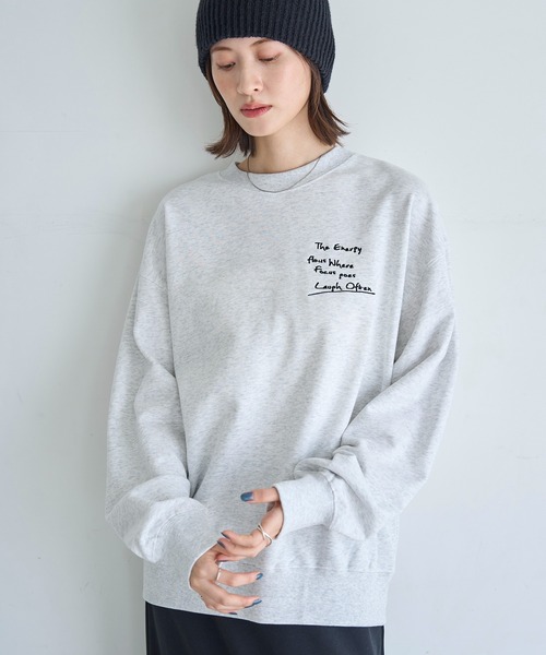 meilmada（メイルマダ）の「メッセージロゴ刺繍スウェット（スウェット・レディース・オートミール/チャコールグレー・FREE）」の4枚目の写真