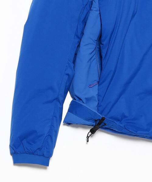 ARC'TERYX(アークテリクス)の「ARC’TERYX / Atom SV Hoody(ブルゾン・メンズ・ブルー/ブラック/ライトグレー・LARGE/MEDIUM/XX-LARGE/X-LARGE/SMALL)」の14枚目の写真
