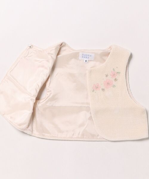 HAKKA BABY（ハッカベビー）の「[ベビー]ニットコーデュロイフラワー刺繍ベスト（ベスト・キッズ・キナリ/ピンク・M）」の4枚目の写真