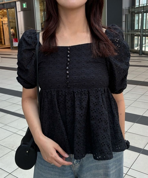 mysty woman（ミスティウーマン）の「【WEB限定】レース刺繍ブラウス　588228（シャツ/ブラウス・レディース・パープル/グリーン/レッド/ブラック/オフホワイト・FREE）」の14枚目の写真