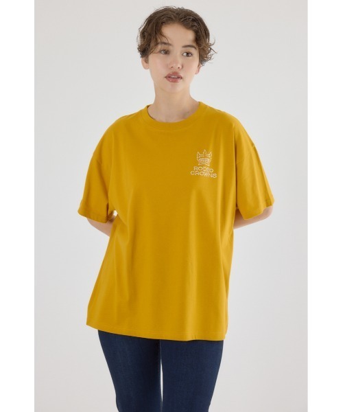 RODEO CROWNS WIDE BOWL（ロデオクラウンズワイドボウル）の「スタッズCROWNロゴTシャツ（Tシャツ/カットソー・レディース・ブラック/オフホワイト/ダークグリーン/マスタード・FREE）」の5枚目の写真