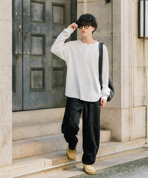 Rocky Monroe(ロッキーモンロー)の「新色追加 オーバーサイズ T/Cワッフルヘンリーネック長袖Tシャツ(Tシャツ/カットソー・メンズ・オートミール/チャコール/ホワイト/ブラック/グレー/ブルーグレー/ピンク・M/L/XL)」の8枚目の写真
