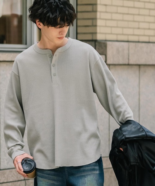 Rocky Monroe(ロッキーモンロー)の「新色追加 オーバーサイズ T/Cワッフルヘンリーネック長袖Tシャツ(Tシャツ/カットソー・メンズ・オートミール/チャコール/ホワイト/ブラック/グレー/ブルーグレー/ピンク・M/L/XL)」の17枚目の写真