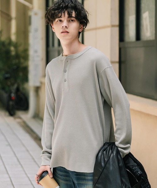 Rocky Monroe(ロッキーモンロー)の「新色追加 オーバーサイズ T/Cワッフルヘンリーネック長袖Tシャツ(Tシャツ/カットソー・メンズ・オートミール/チャコール/ホワイト/ブラック/グレー/ブルーグレー/ピンク・M/L/XL)」の18枚目の写真