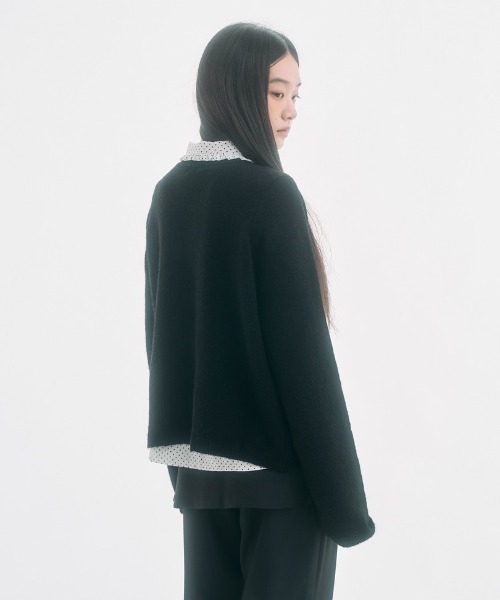 FEKETE（フェケテ）の「alpaca wool v-neck knit & slim scarf set / アルパカウールスリムマフラー付きVネックニット（ニット/セーター・レディース・アイボリー/ブラック/ネイビー/グレー・MEDIUM/SMALL/LARGE）」の8枚目の写真