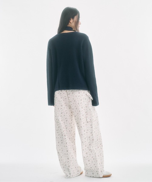 FEKETE（フェケテ）の「alpaca wool v-neck knit & slim scarf set / アルパカウールスリムマフラー付きVネックニット（ニット/セーター・レディース・アイボリー/ブラック/ネイビー/グレー・MEDIUM/SMALL/LARGE）」の17枚目の写真