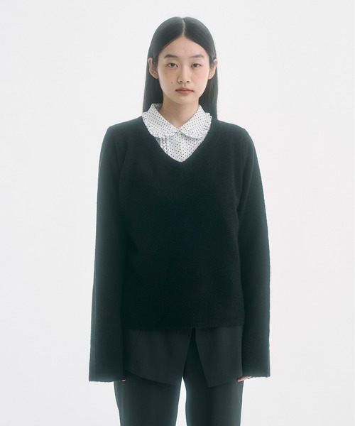 FEKETE（フェケテ）の「alpaca wool v-neck knit & slim scarf set / アルパカウールスリムマフラー付きVネックニット（ニット/セーター・レディース・アイボリー/ブラック/ネイビー/グレー・MEDIUM/SMALL/LARGE）」の5枚目の写真