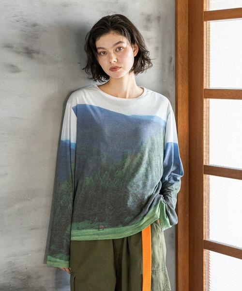 niko and...（ニコアンド）の「ランドスケープロングTシャツ（Tシャツ/カットソー・レディース・ライトブルー/ベージュ/グリーン・FREE）」の4枚目の写真