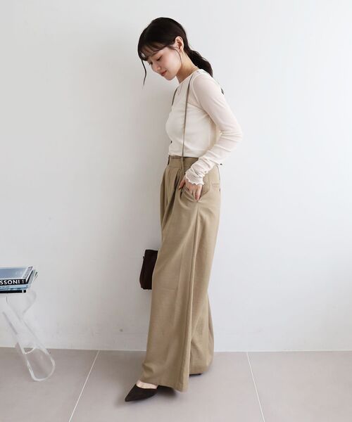 le.coeur blanc(ルクールブラン)の「《手洗い可能》ドビークロスサス付きタックワイドパンツ(その他パンツ・レディース・ブラック/キャメル・36/38)」の5枚目の写真