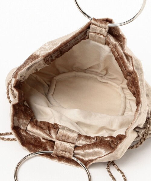 B:MING by BEAMS（ビーミングバイビームス）の「BAGMATI / 巾着 ベロア バッグ（ショルダーバッグ・レディース・ブラック/ブラウン系その他・ONE SIZE）」の6枚目の写真