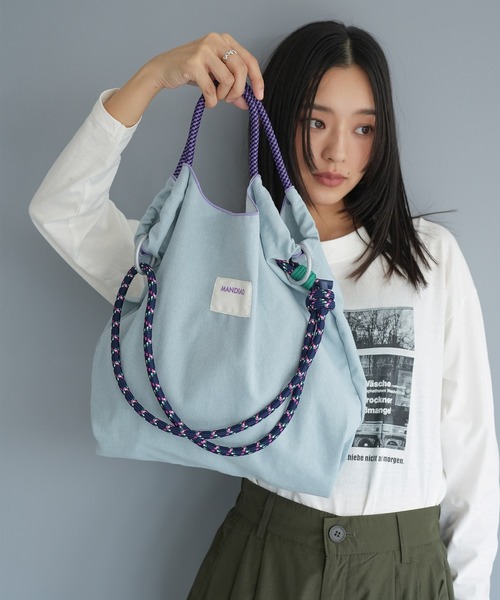 mili an deni（ミリアンデニ）の「チャーム付き3WAYロープバッグ（ショルダーバッグ・レディース・インディゴブルー/ブルー・F）」の13枚目の写真