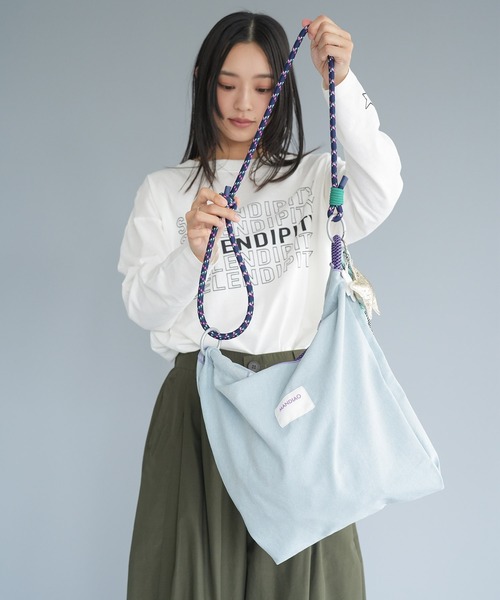 mili an deni（ミリアンデニ）の「チャーム付き3WAYロープバッグ（ショルダーバッグ・レディース・インディゴブルー/ブルー・F）」の19枚目の写真