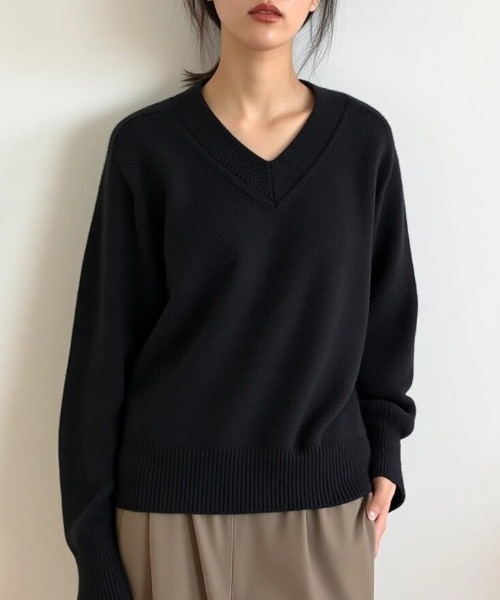 cammie(キャミー)の「Vネックシンプルルーズニット(ニット/セーター・レディース・グリーン/キャメル/ベージュ/オフホワイト/グレー/ブラック・F)」の3枚目の写真