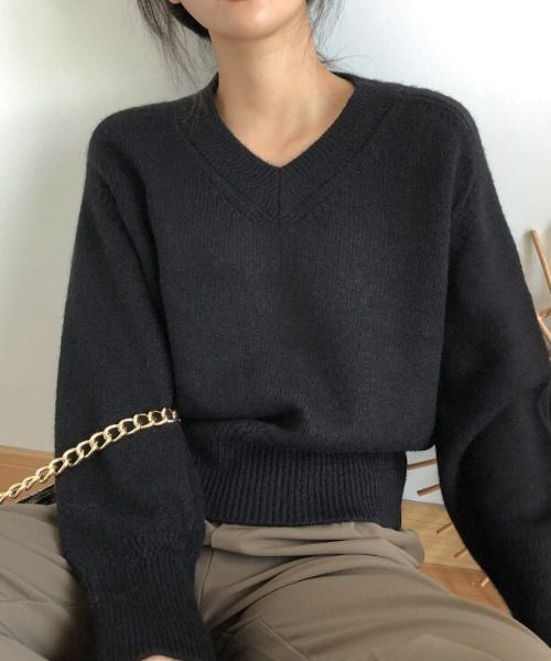 cammie(キャミー)の「Vネックシンプルルーズニット(ニット/セーター・レディース・グリーン/キャメル/ベージュ/オフホワイト/グレー/ブラック・F)」の11枚目の写真