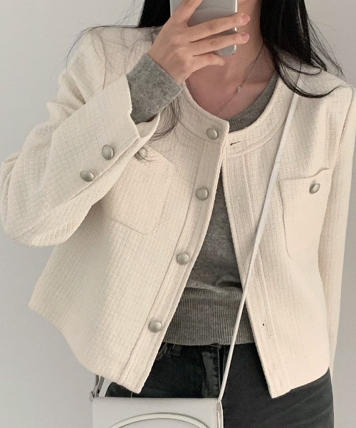 FREE STYLISTS(フリー スタイリスト)の「YUGA_YGMCTweed-style button jacket(ノーカラージャケット・レディース・ベビーピンク/オフホワイト/ブルー・FREE)」の4枚目の写真