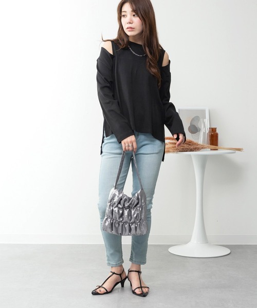 MARAI(マーライ)の「オープンショルダーロンT(Tシャツ/カットソー・レディース・チャコールグレー/グレー/杢グレー/ブラック/カーキ/ホワイト・4L~5L/LL~3L/M~L)」の10枚目の写真