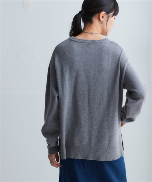 nissen（ニッセン）の「洗えるクルーネックオーバーサイズニット【毛玉になりにくいふんわりもちもち素材】＜大きいサイズ有＞（ニット/セーター・レディース・モカ/パープル/ブラック/杢グレー/ブルー・S～Ｍ/L～LL）」の13枚目の写真