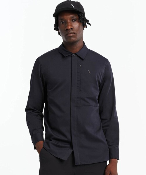 AIGLE（エーグル）の「吸水速乾 ロングスリーブシャツ（シャツ/ブラウス・メンズ・ブラック/グレー・M/L）」の4枚目の写真