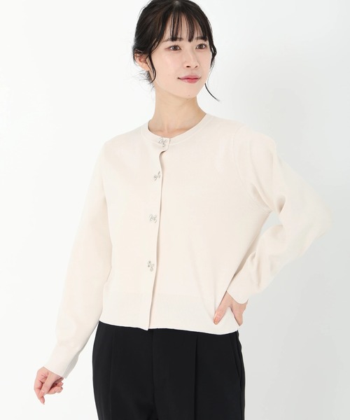 STRAWBERRY-FIELDS（ストロベリーフィールズ）の「ポーツポリー_リボン釦ニットカーディガン（カーディガン/ボレロ・レディース・ピンク系/キナリ/グレー・2）」の2枚目の写真