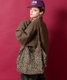 an meets zakka（アンミツザッカ）の「an meets zakka レオパードコットンキャンバス合成皮革ハンドルボストンバッグ（ハンドバッグ）」
