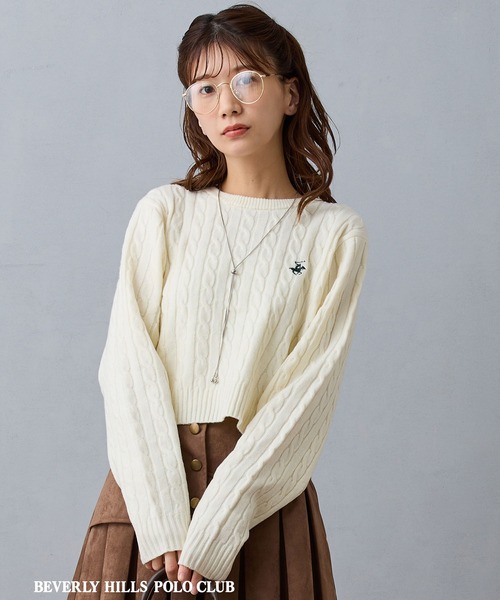 BEVERLY HILLS POLO CLUB（ビバリーヒルズポロクラブ）の「【BEVERLY HILLS POLO CLUB】ケーブル編みニット（ニット/セーター・レディース・グリーン/ピンク/レッド/オフホワイト/ブラウン・FREE）」の2枚目の写真