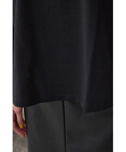 AZUL by moussy（アズールバイマウジー）の「アソートプリントロングTシャツ（Tシャツ/カットソー・レディース・アイボリー/ブラック/オフホワイト/ブラウン・FREE）」の9枚目の写真