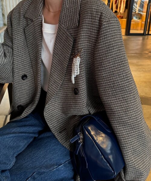 WILLOW(ウィロー)の「【willow】パールブローチ付きチェックジャケット(テーラードジャケット・レディース・ベージュ/ネイビー・ONE SIZE)」の16枚目の写真