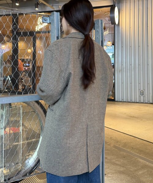 WILLOW(ウィロー)の「【willow】パールブローチ付きチェックジャケット(テーラードジャケット・レディース・ベージュ/ネイビー・ONE SIZE)」の17枚目の写真