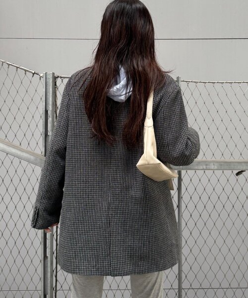 WILLOW(ウィロー)の「【willow】パールブローチ付きチェックジャケット(テーラードジャケット・レディース・ベージュ/ネイビー・ONE SIZE)」の3枚目の写真