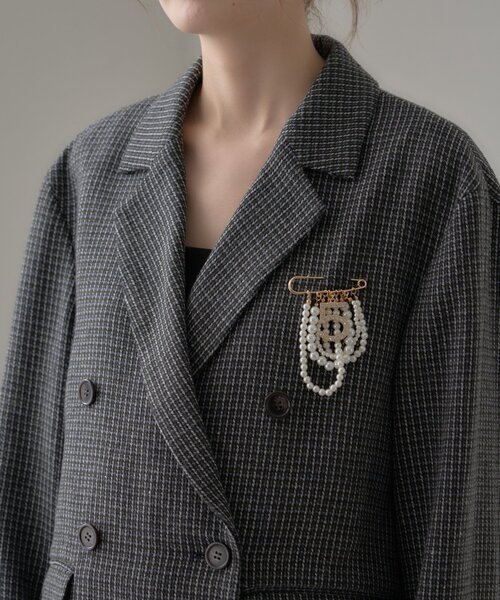 WILLOW(ウィロー)の「【willow】パールブローチ付きチェックジャケット(テーラードジャケット・レディース・ベージュ/ネイビー・ONE SIZE)」の10枚目の写真