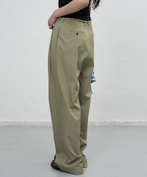 GENERAL IDEA（ジェネラルアイデア）の「【GENERAL IDEA】ベルト付き2タックワイドスラックス / BELTED TWO TUCK WIDE SLACKS（スラックス・レディース・オリーブ/ブラック/ブラウン・L/M/S）」の17枚目の写真