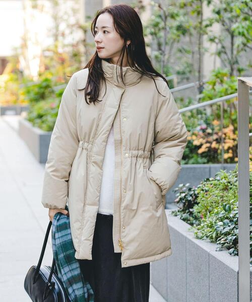 URBAN RESEARCH(アーバンリサーチ)の「スタンドカラードロストダウンコート(ダウンジャケット/コート・レディース・ベージュ/ブラック・38/36)」の4枚目の写真