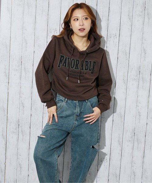 GORGE(ゴージ)の「《サイドドロスト×カレッジロゴ》レディース 裏起毛 パーカー クロップド丈 ストリート 秋冬(パーカー・レディース・オートミール/ブラック/ブラウン・F)」の10枚目の写真
