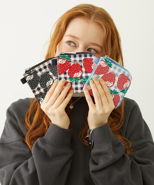 MILKFED.（ミルクフェド）の「STRAWBERRY WALLET（財布・レディース・ブラック/ライトブルー/ネイビー・ONE SIZE）」の7枚目の写真