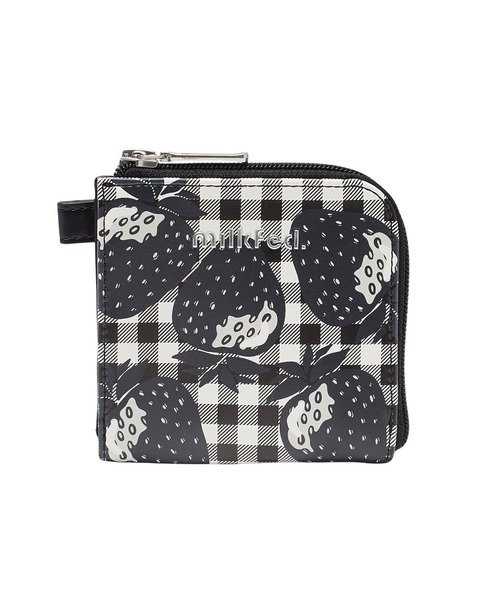MILKFED.（ミルクフェド）の「STRAWBERRY WALLET（財布・レディース・ブラック/ライトブルー/ネイビー・ONE SIZE）」の13枚目の写真