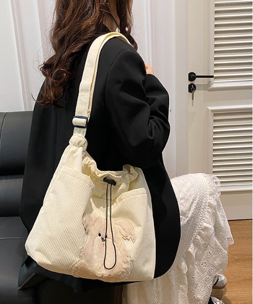 FREE STYLISTS(フリー スタイリスト)の「Y2K バッグ もこもこ犬顔の2wayトート(ショルダーバッグ・レディース・ブラック・FREE)」の9枚目の写真